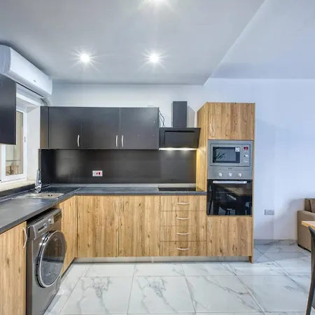 Apartment Modern 2-br With Views Of Valletta Pieta